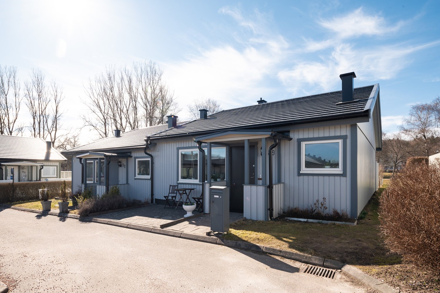 Varmt välkomna till Lillekärr norra 89. Stenlagd uteplats