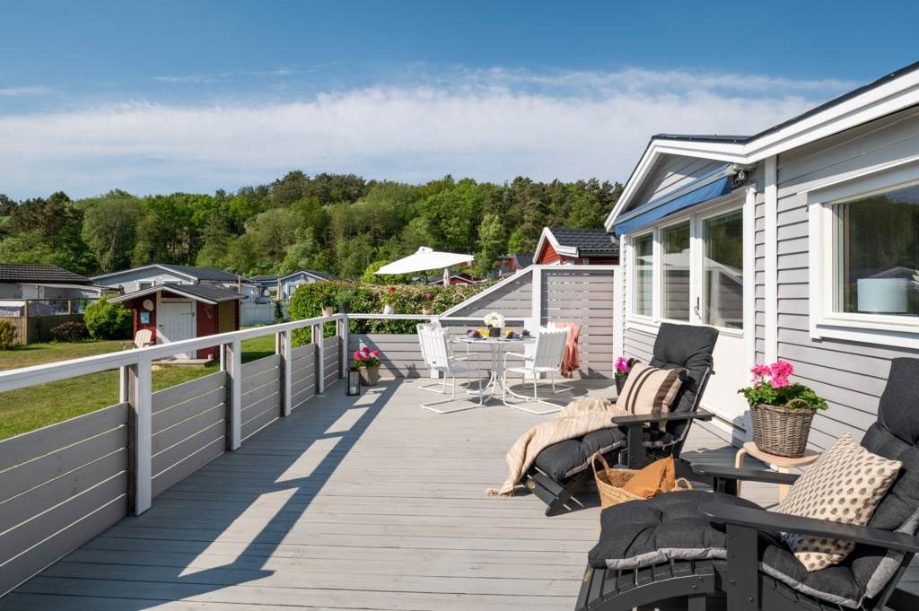 Lågupplöst Altan, perfekt att samlas i vid grillkvällen eller midsommarfest 
