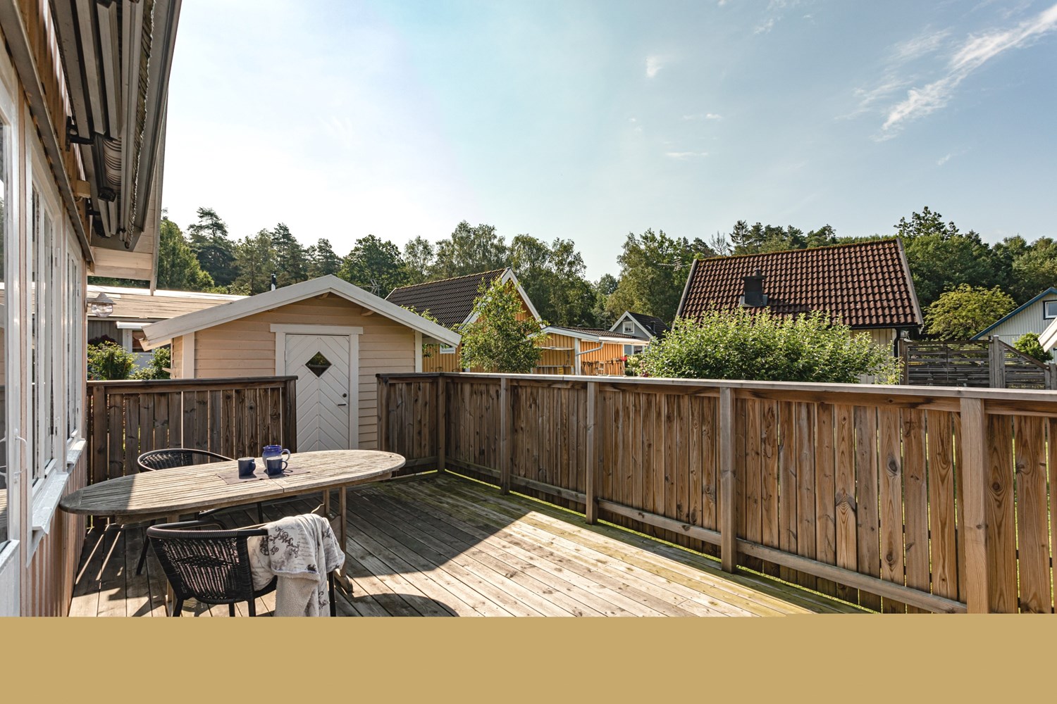 Stor härlig altan med markis