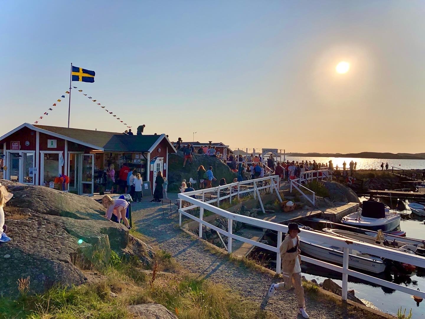 Lågupplöst Dans på Brännö Brygga