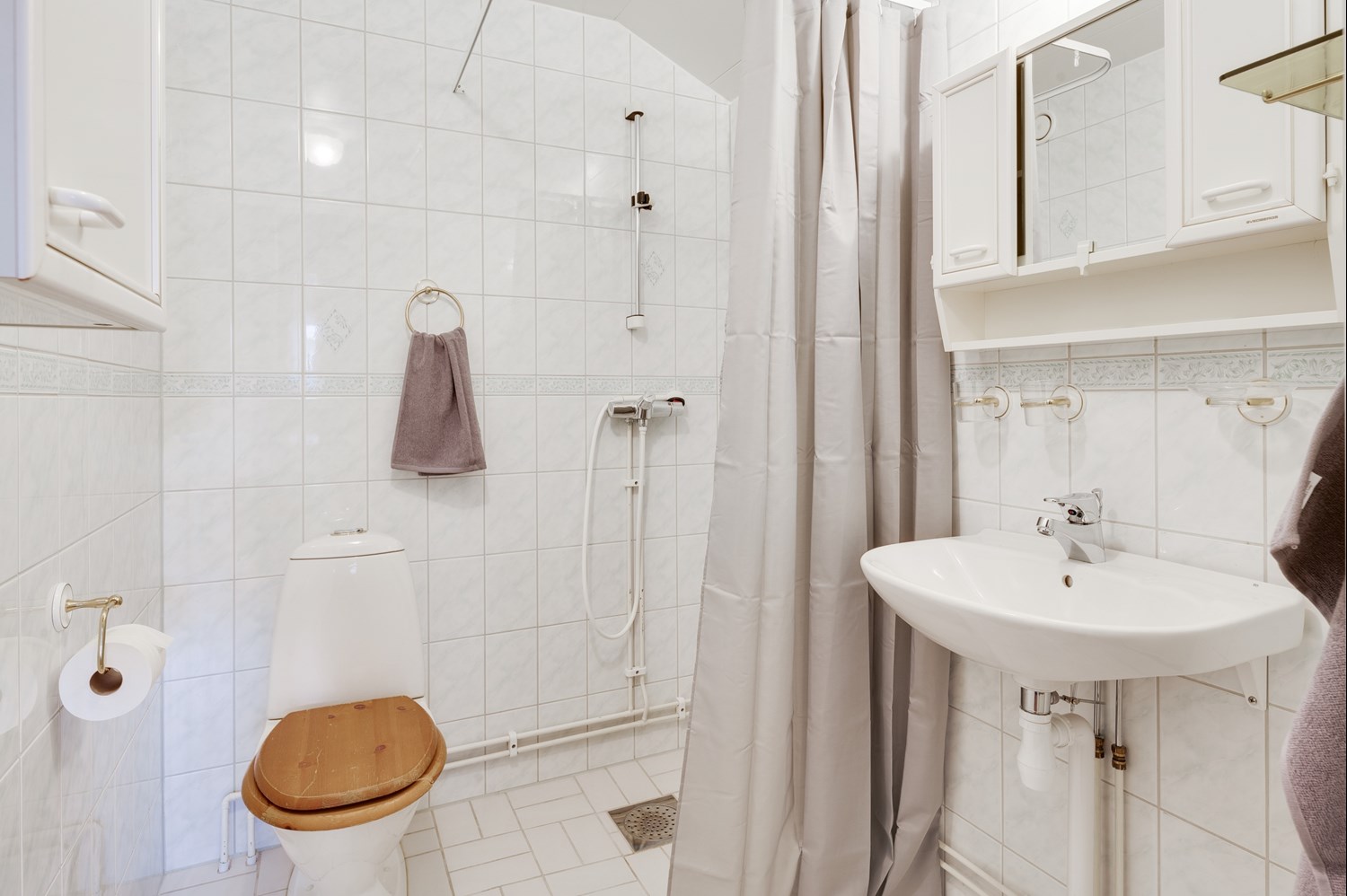 WC med dusch på övervåningen