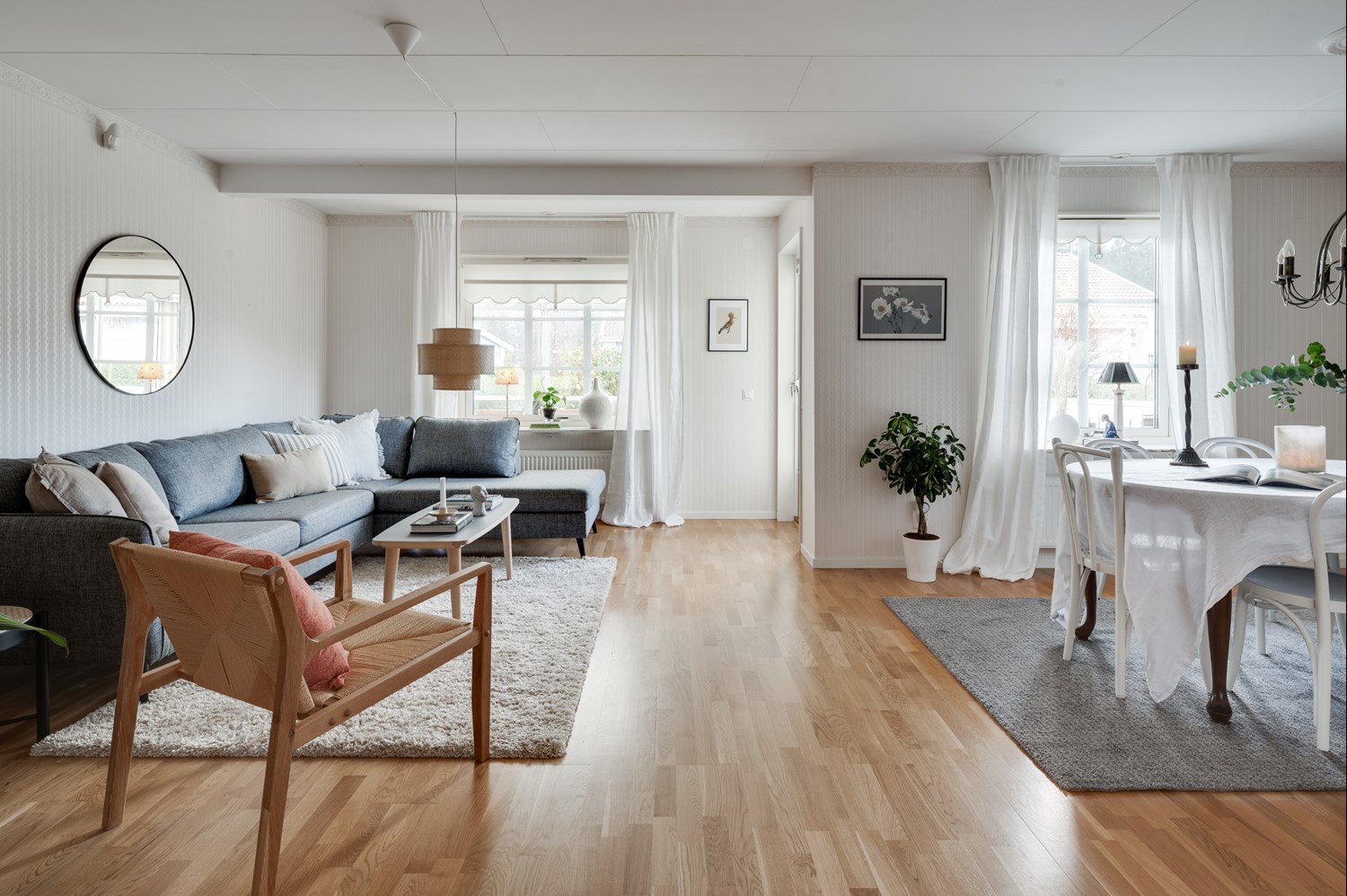 Vardagsrum i vinkel 
