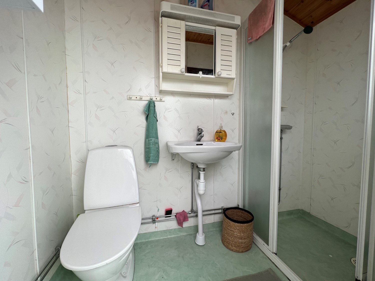 WC med dusch i friggeboden