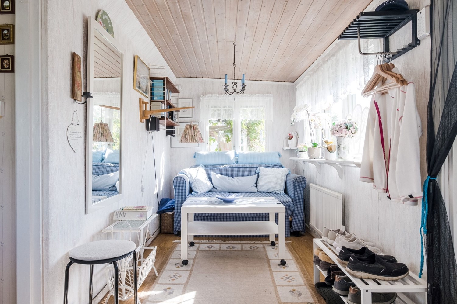 Inbyggd veranda med gott om plats