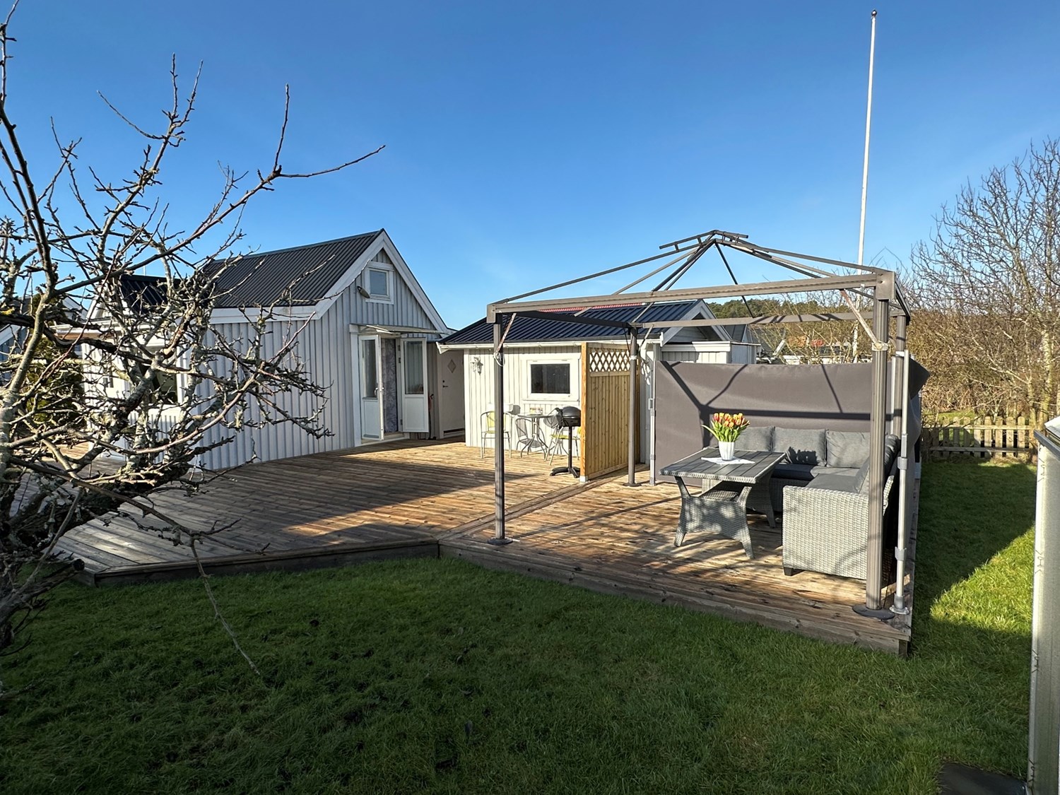 Paviljong med vindskydd