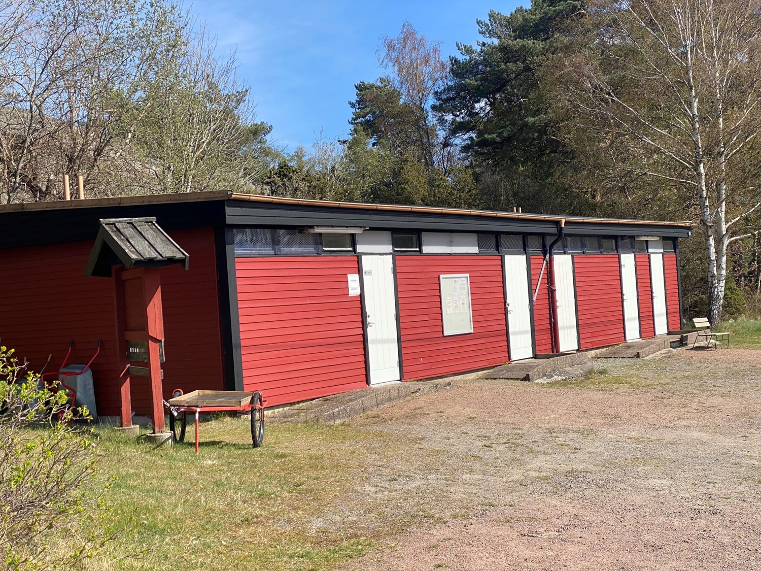 Dusch- och WC-byggnad