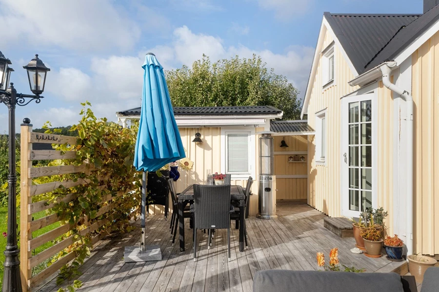 Altan i soligt västerläge.