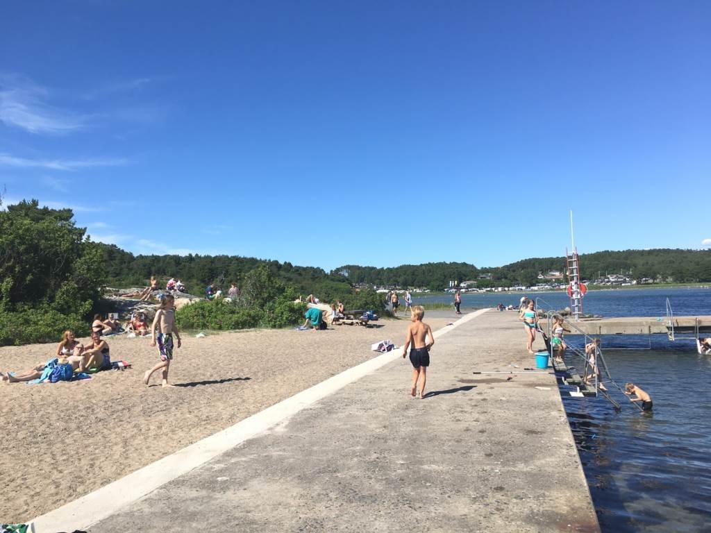 Salta bad vid Marholmen