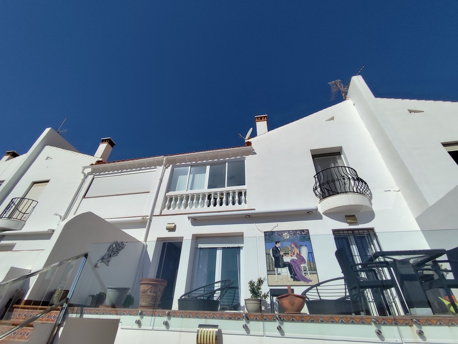 Bild Stilren villa med terrasser, pool & garage – San Cristobal
