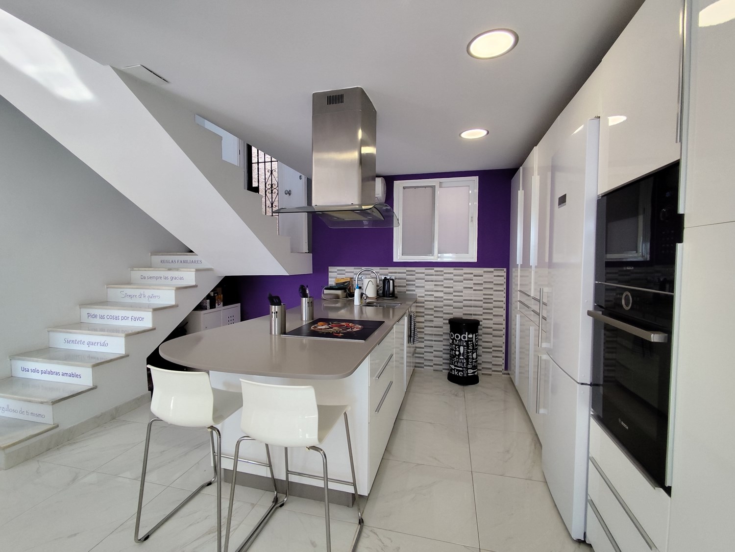 Bild Stilren villa med terrasser, pool & garage – San Cristobal