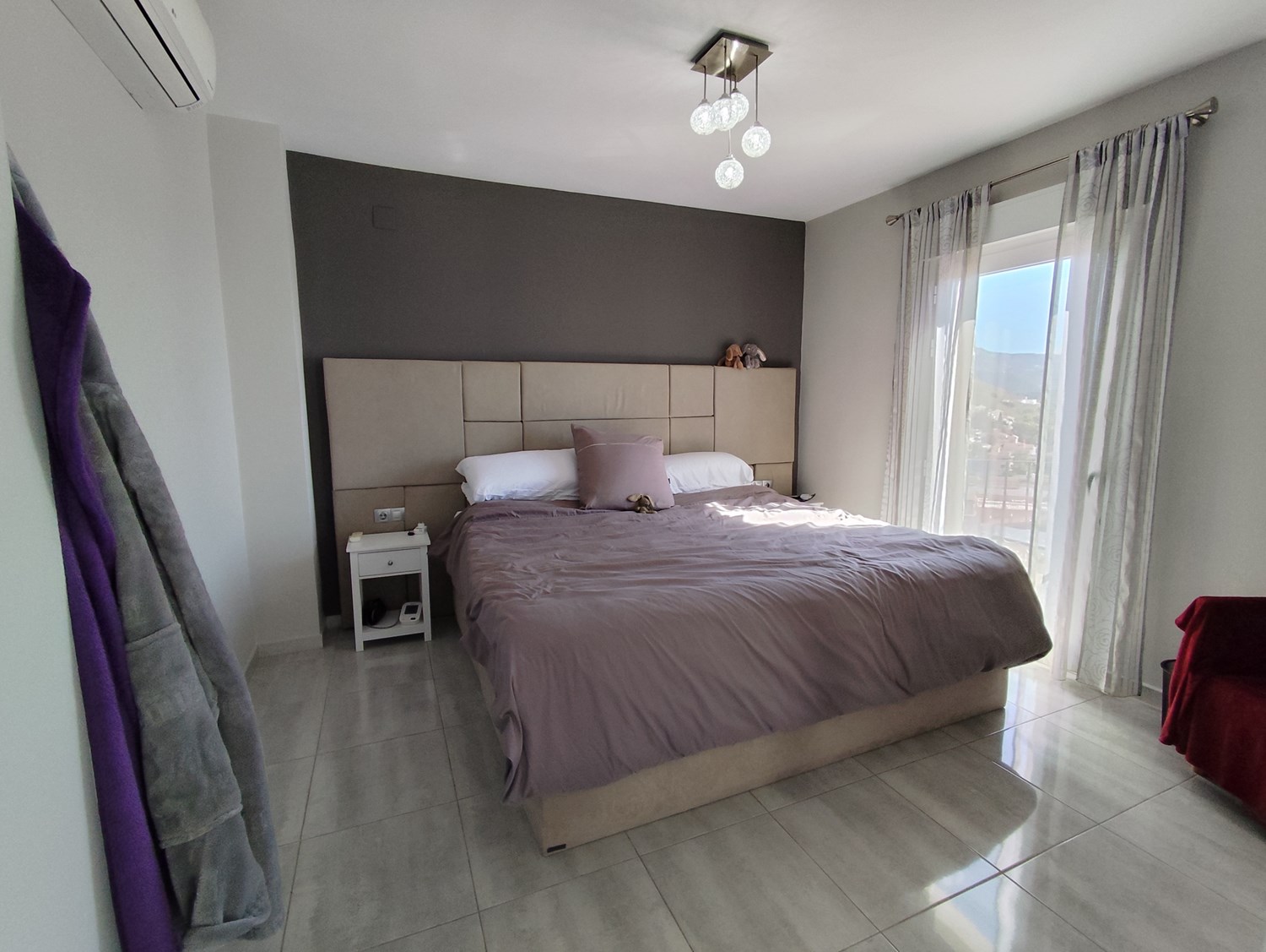 Bild Stilren villa med terrasser, pool & garage – San Cristobal