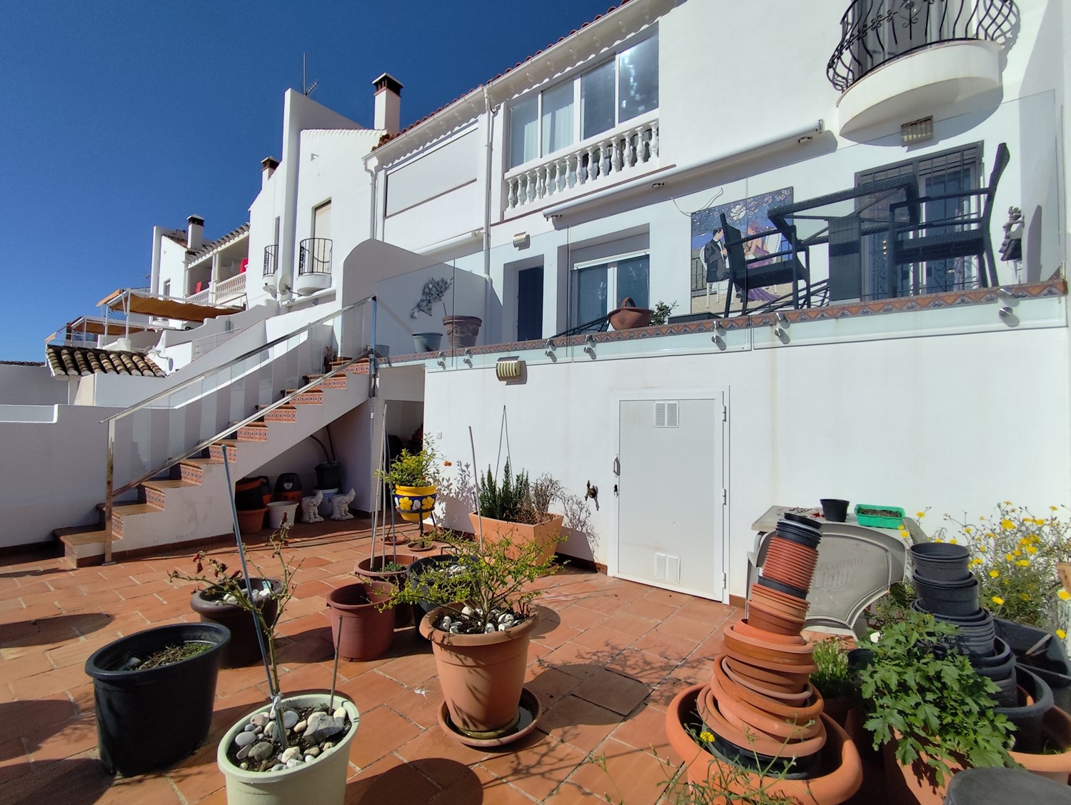 Bild Stilren villa med terrasser, pool & garage – San Cristobal
