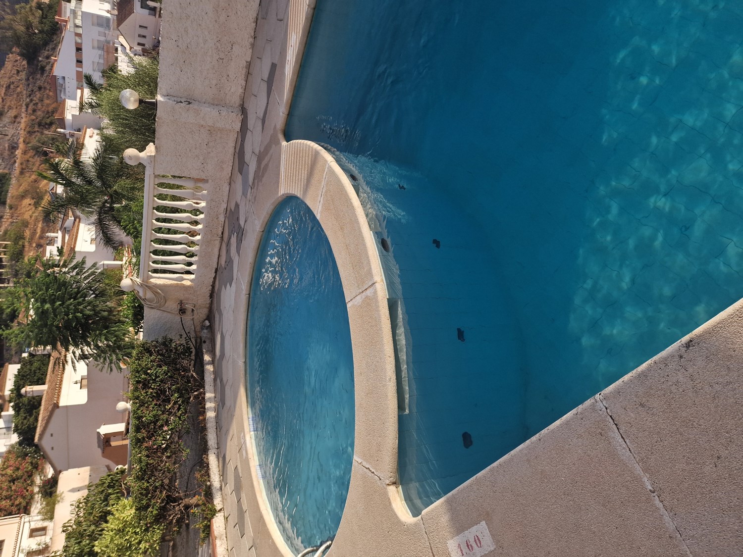 Bild Stilren villa med terrasser, pool & garage – San Cristobal