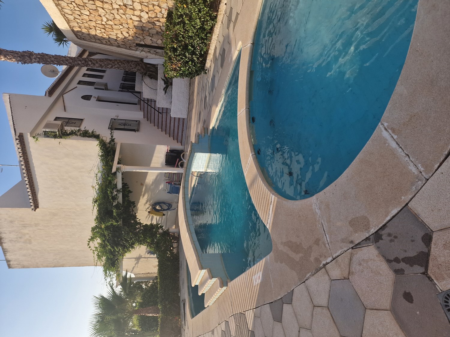 Bild Stilren villa med terrasser, pool & garage – San Cristobal