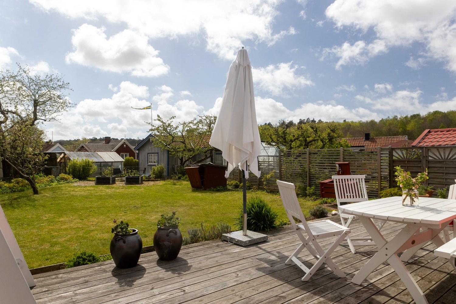 Vy över trädgården