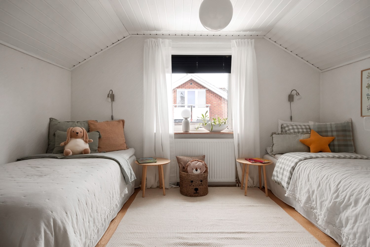 Sovrum 2 Övervåning