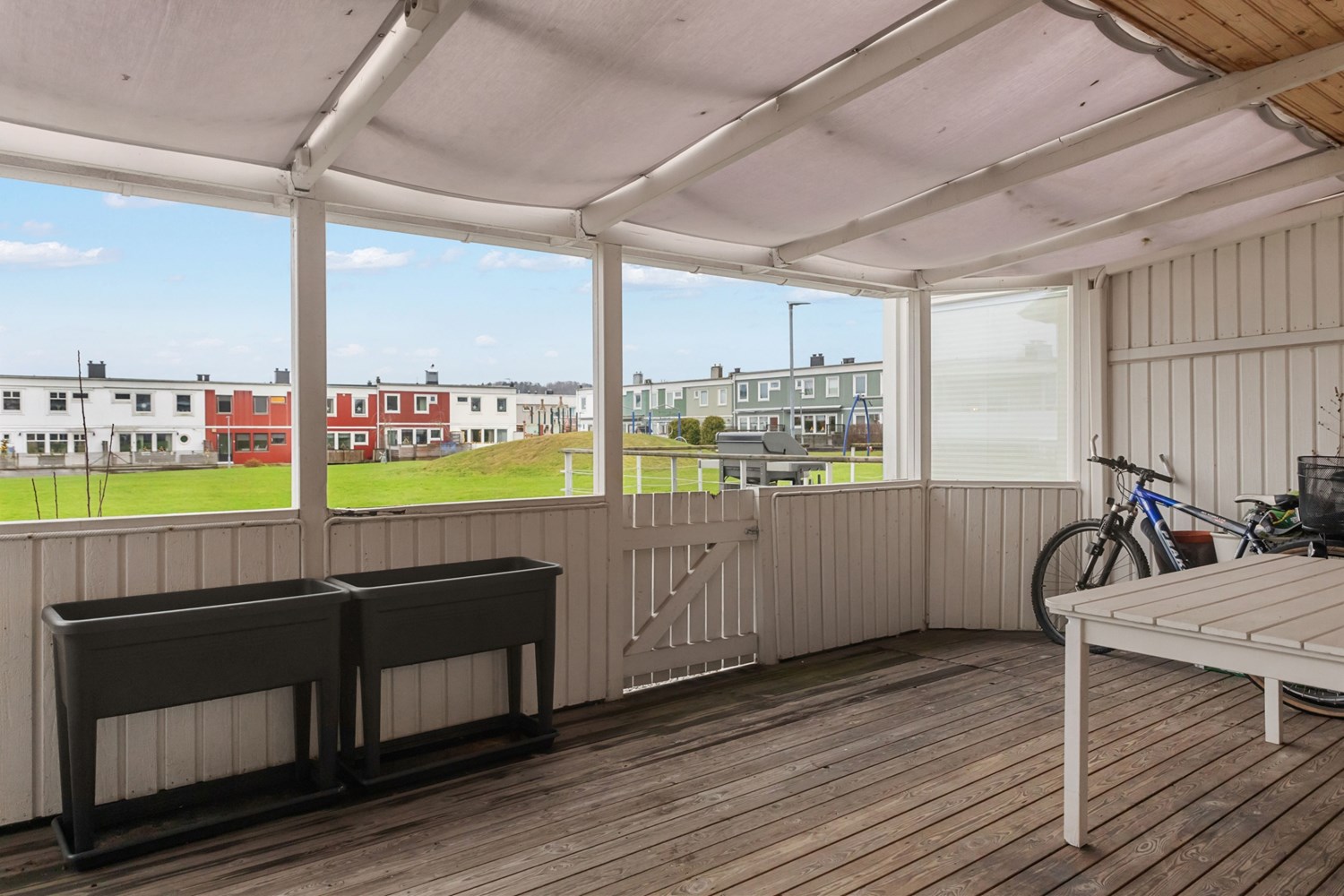 Altan med utgång från Vardagsrum