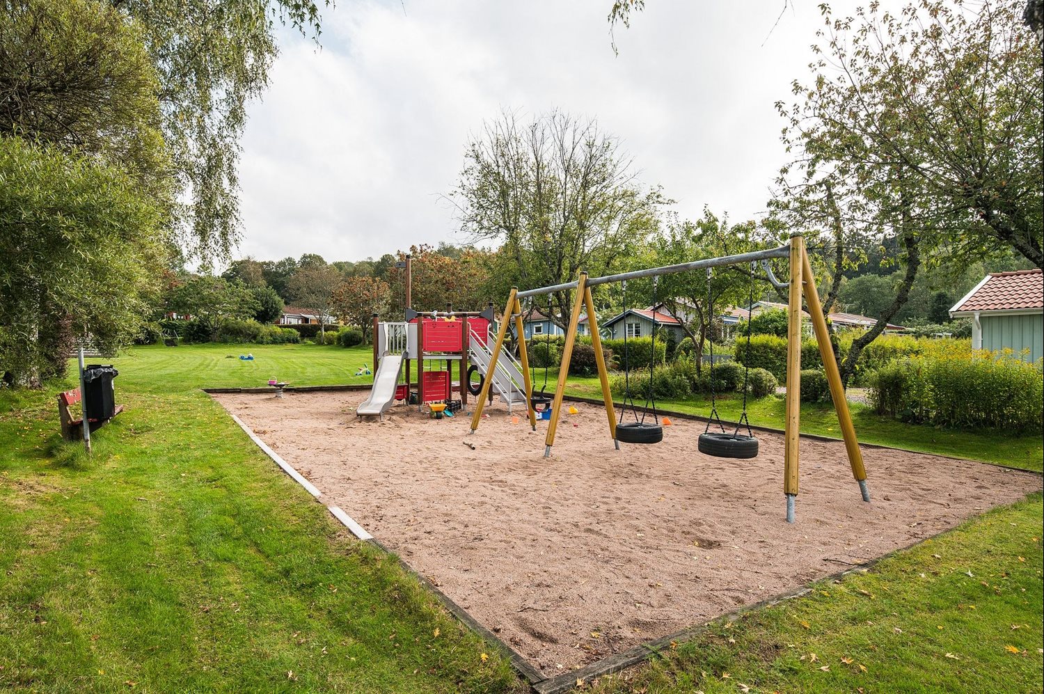 Nära lekplats och allmänning