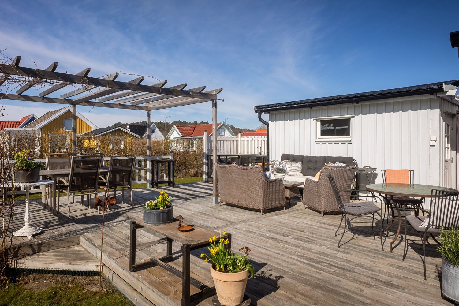 Annan vy över uteplatsen