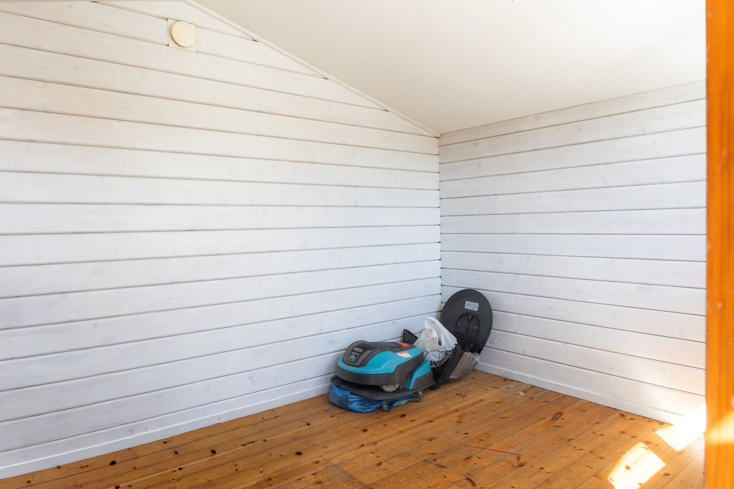 Vy över friggebod invändigt