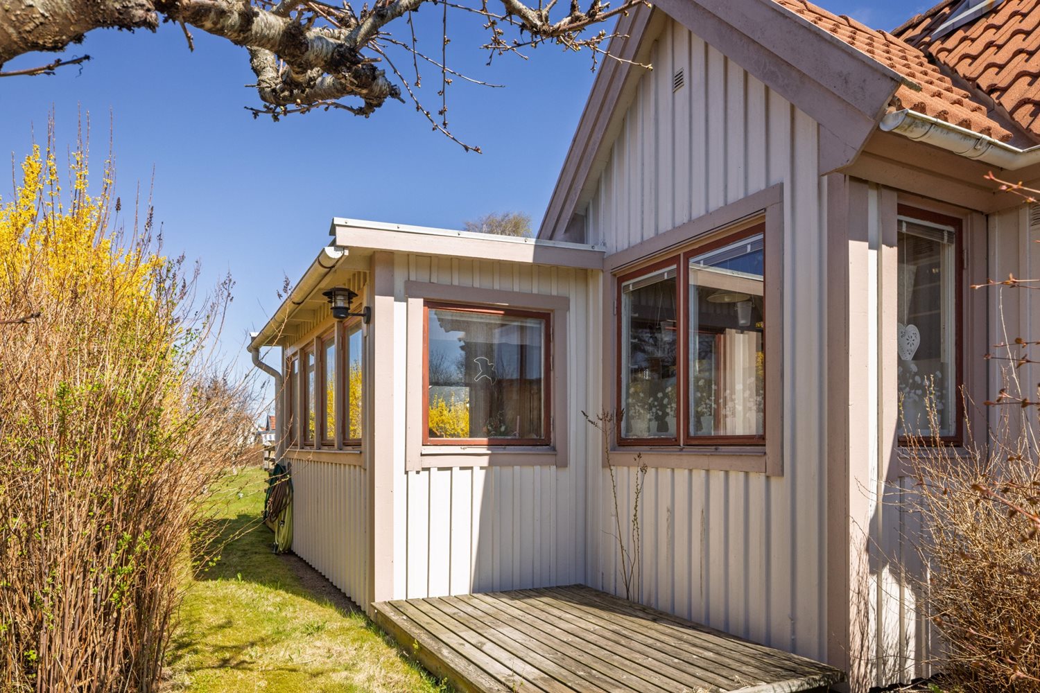 Annan vy över den inbyggda verandan