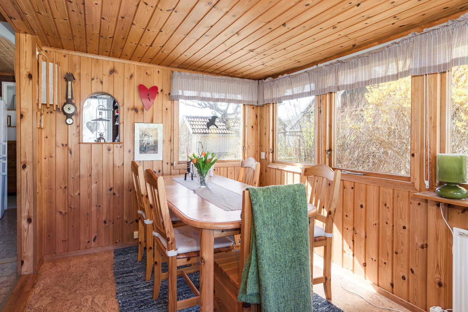 Annan vy över inbyggda verandan