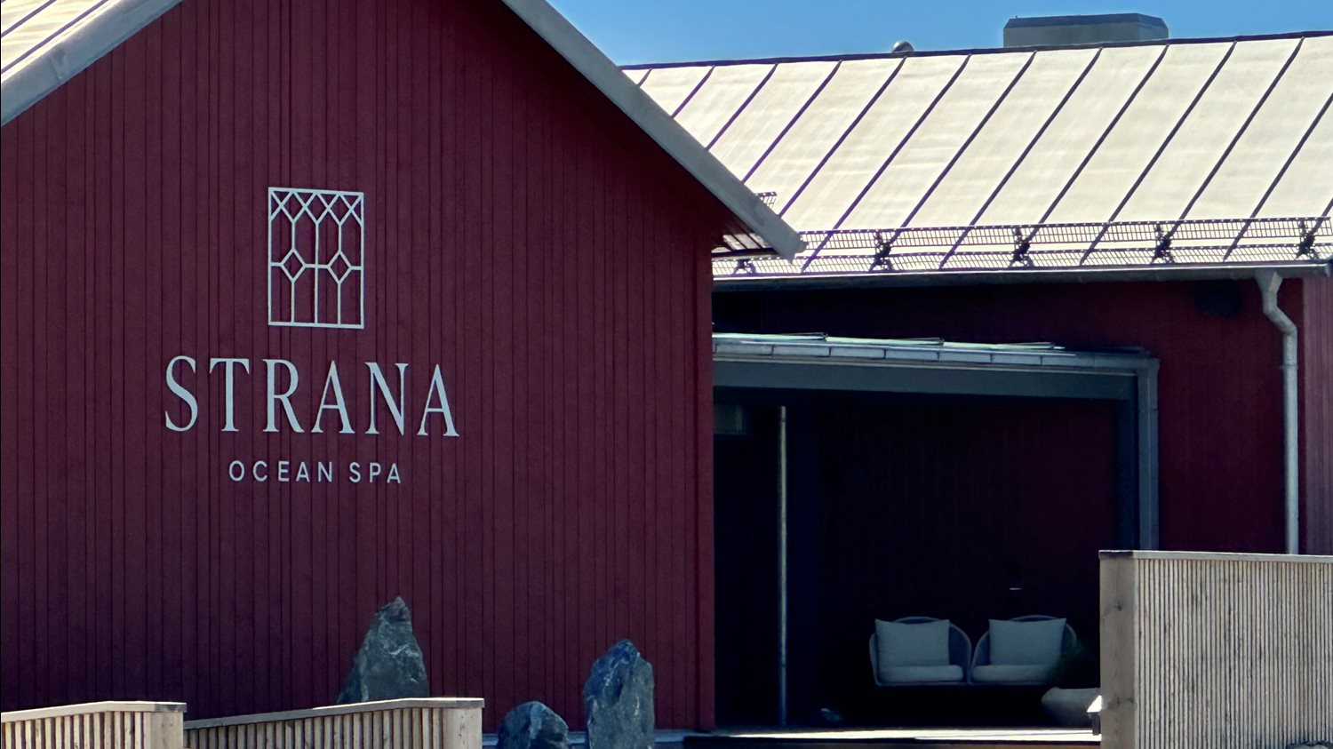 Strana Ocean Spa med restaurang, padelbana, laddstolpar