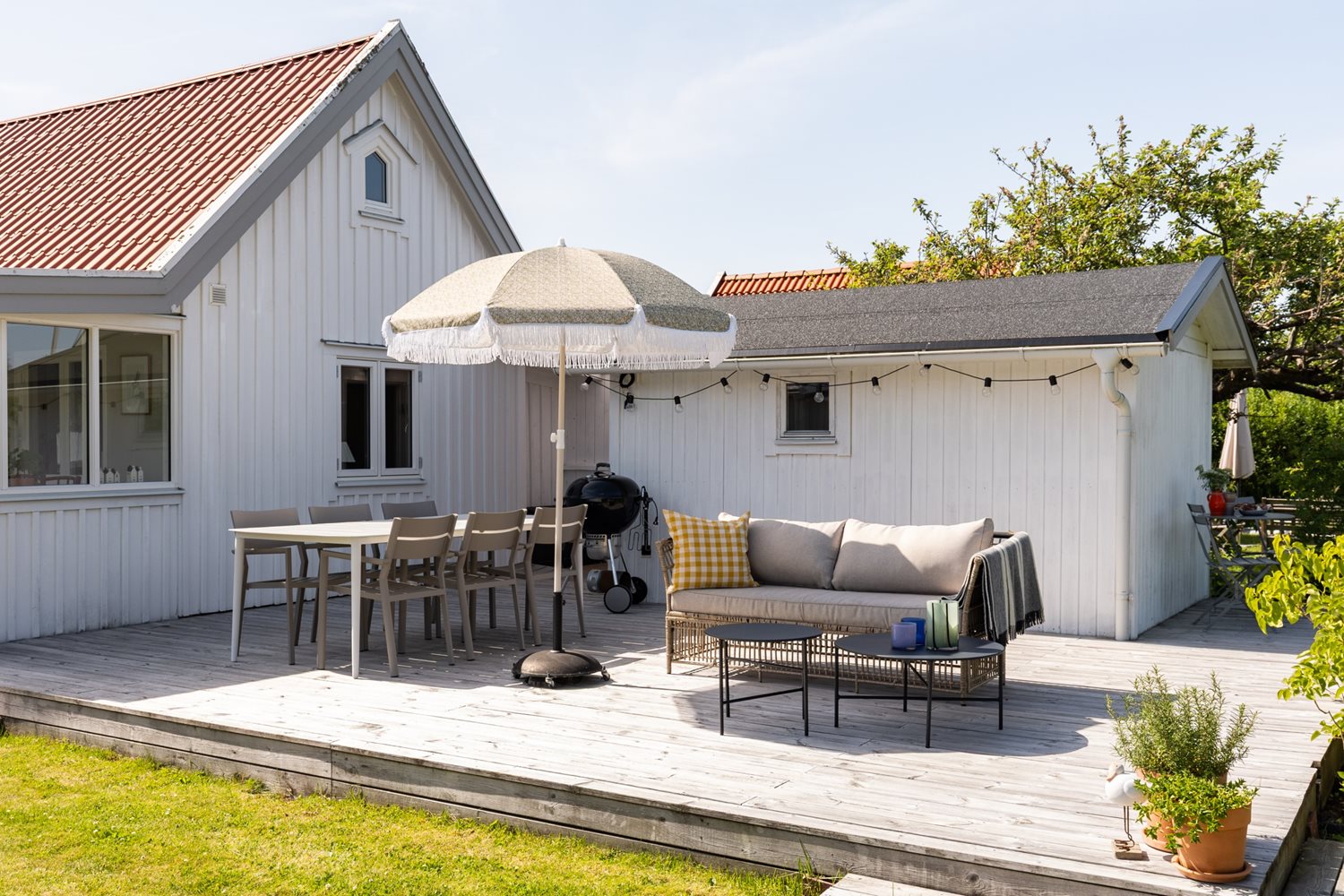 Stor altan med soligt läge
