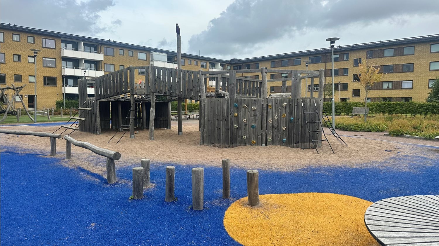 Påkostad lekplats